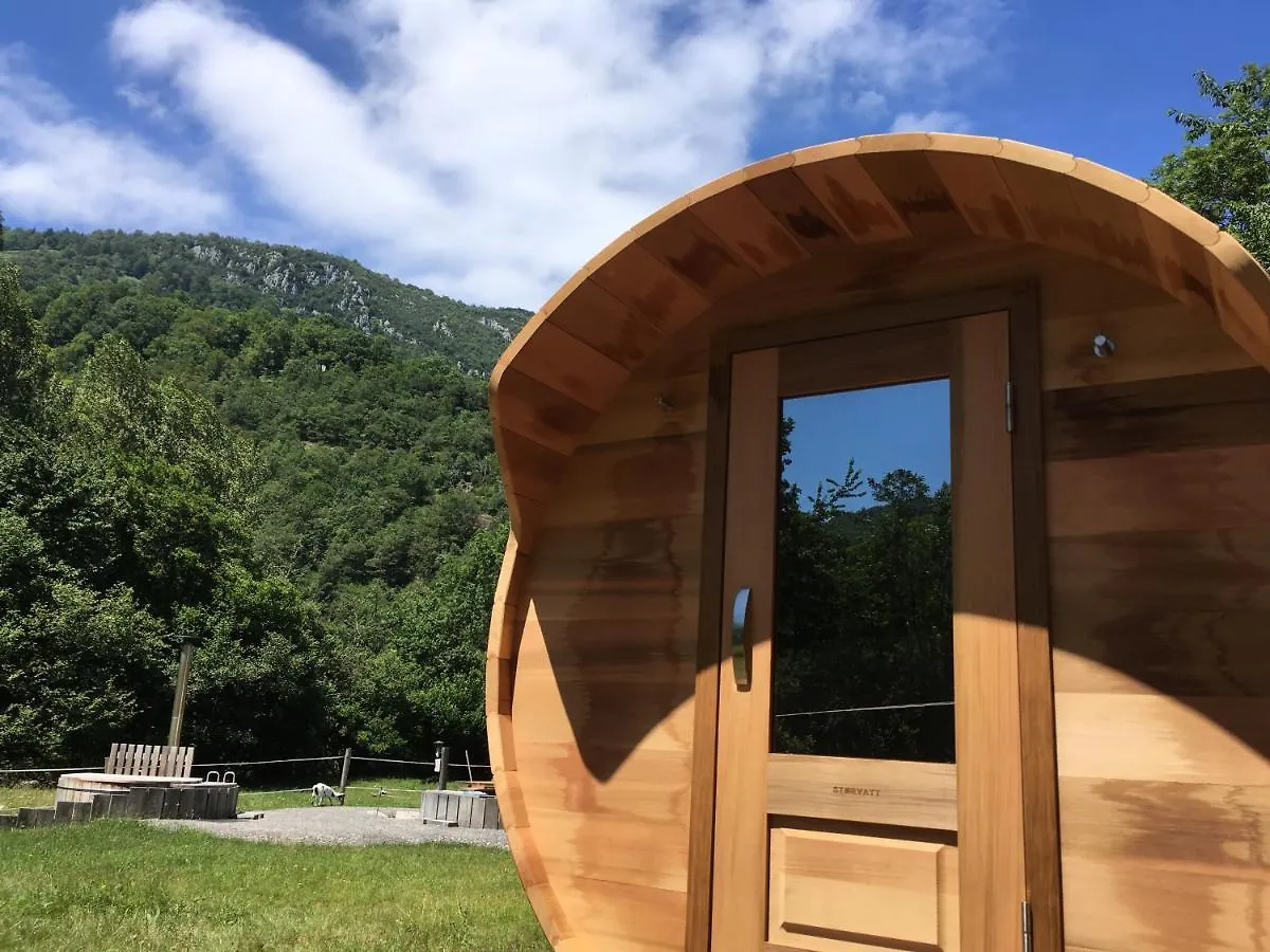 Wigwam, séjour ecolo glamping Frechet-Aure
