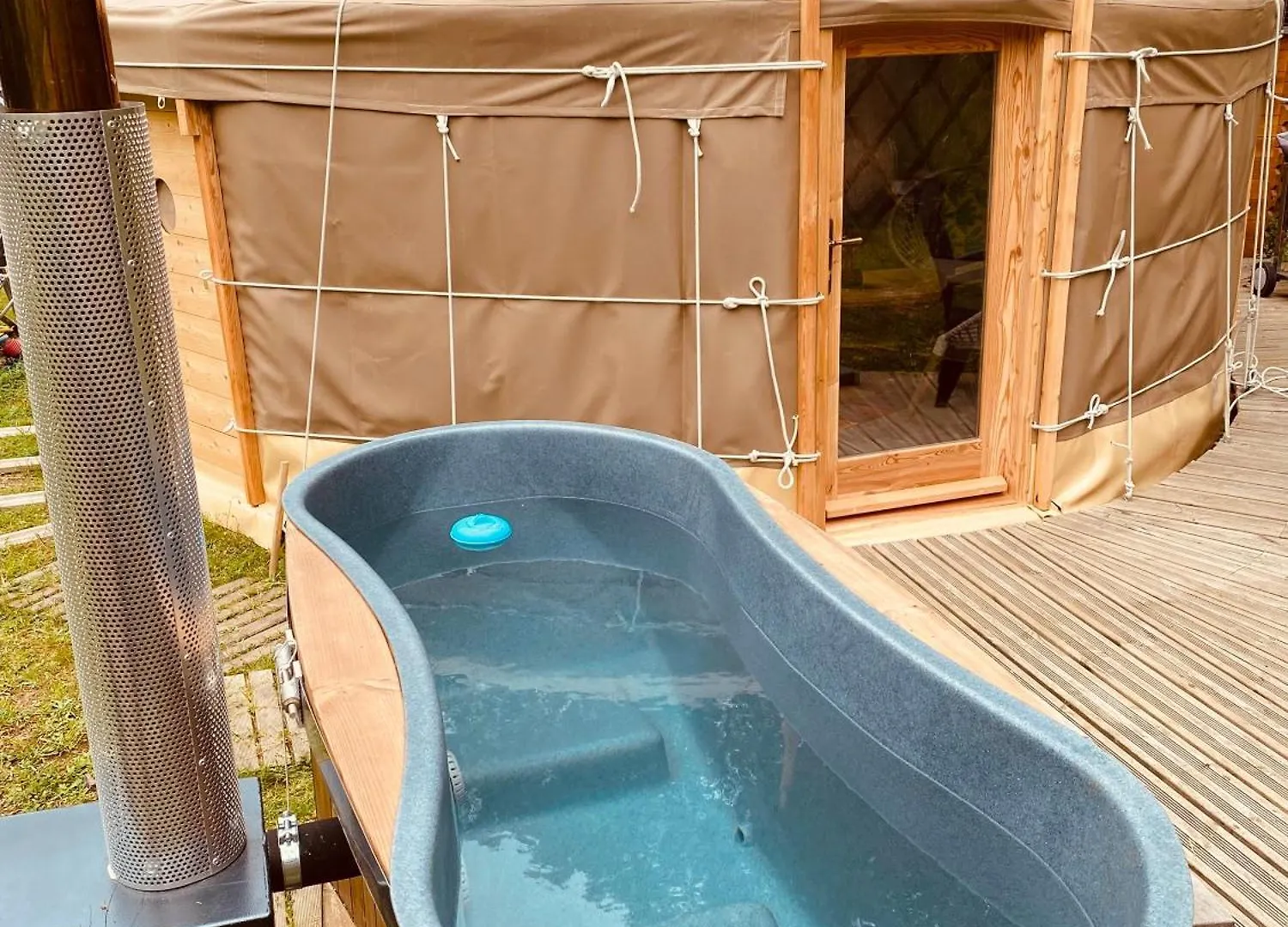 Wigwam, séjour ecolo glamping Frechet-Aure Tente de luxe